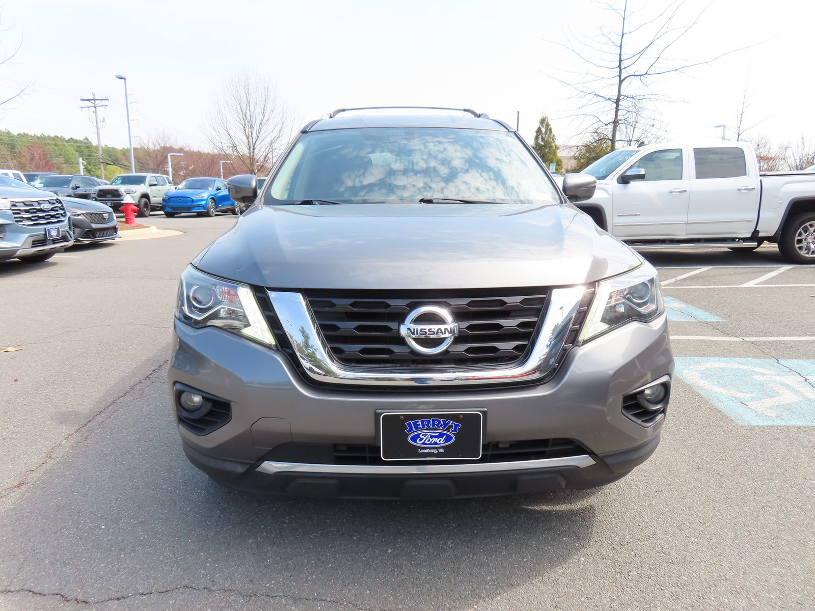 2019 Nissan Pathfinder SV Image 3 of 43