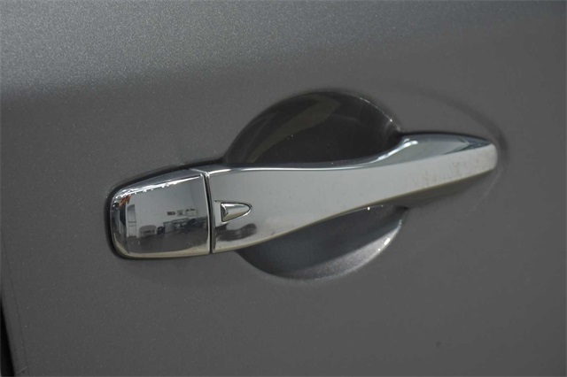 Vehicle image 22 of 27