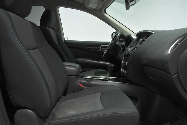 Vehicle image 10 of 27