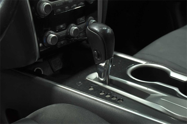Vehicle image 17 of 27