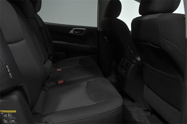 Vehicle image 8 of 27
