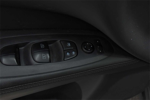 Vehicle image 26 of 27