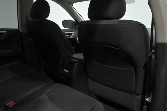 Vehicle image 9 of 27