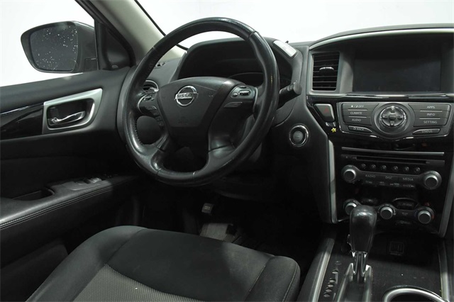 Vehicle image 13 of 27