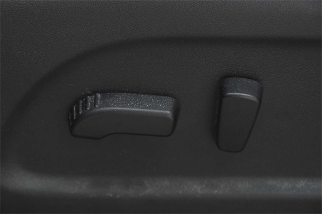 Vehicle image 24 of 27