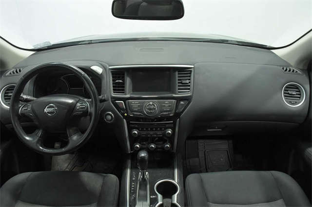 Vehicle image 12 of 27