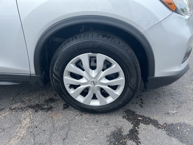 Vehicle image 10 of 27