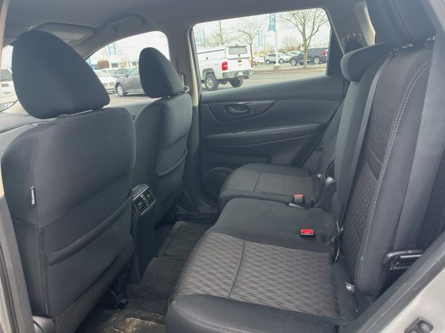 Vehicle image 13 of 27