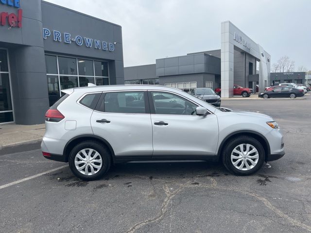 Vehicle image 7 of 27