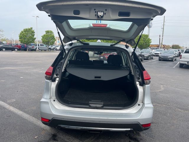 Vehicle image 12 of 27