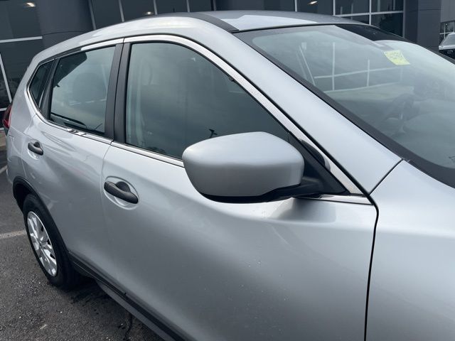 Vehicle image 9 of 27