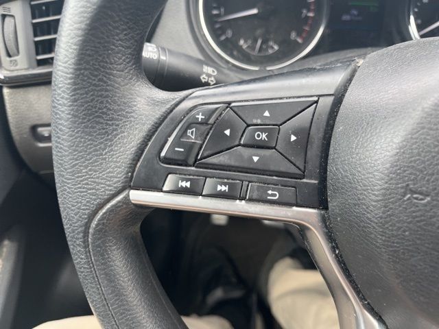 Vehicle image 25 of 27