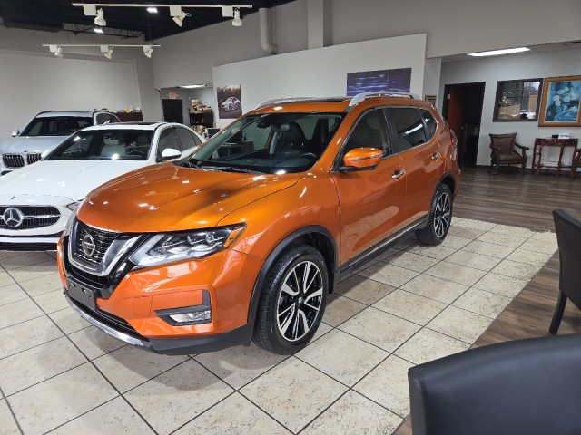 2019 Nissan Rogue SL Image 1 of 24