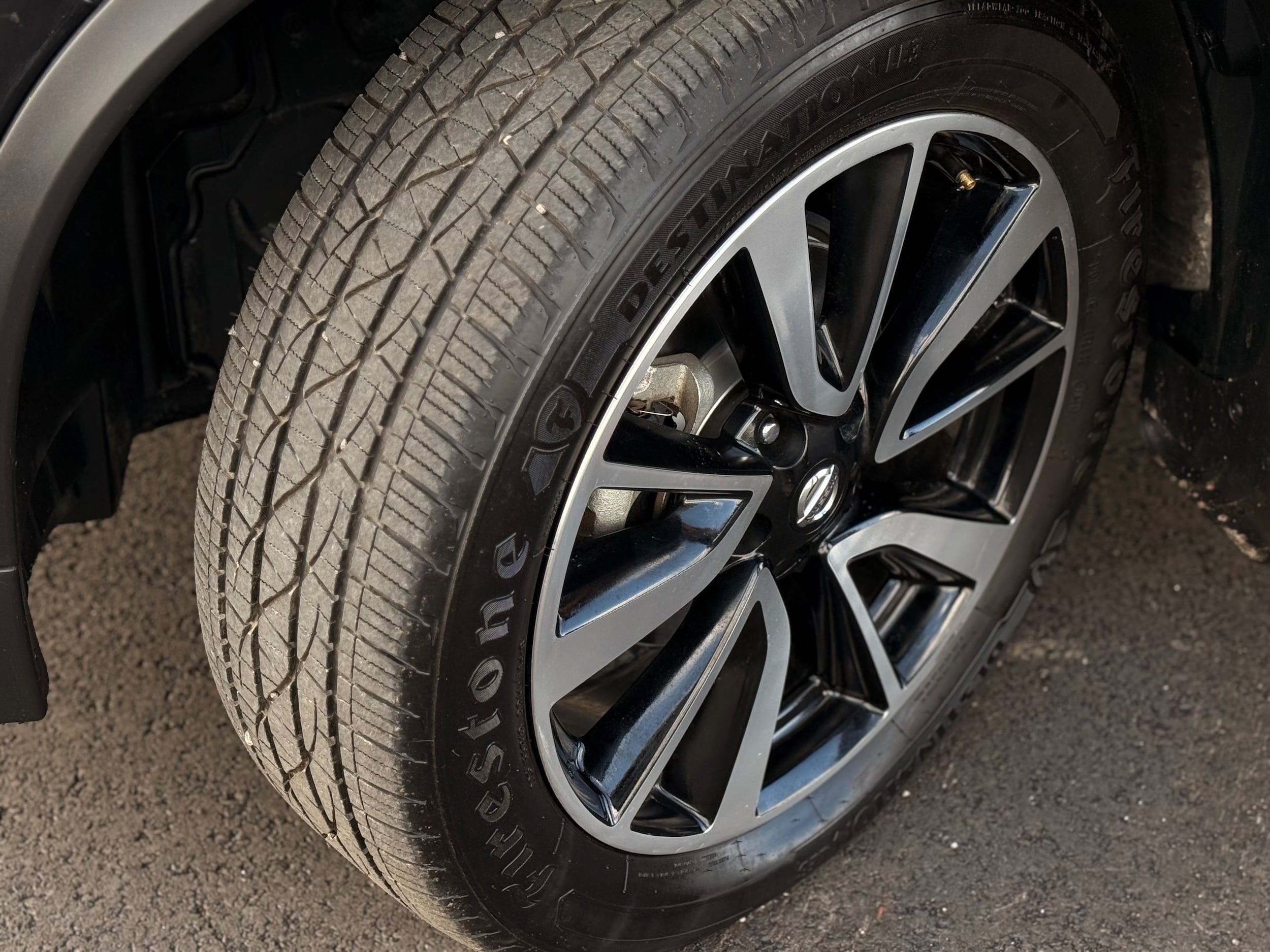 Vehicle image 41 of 43