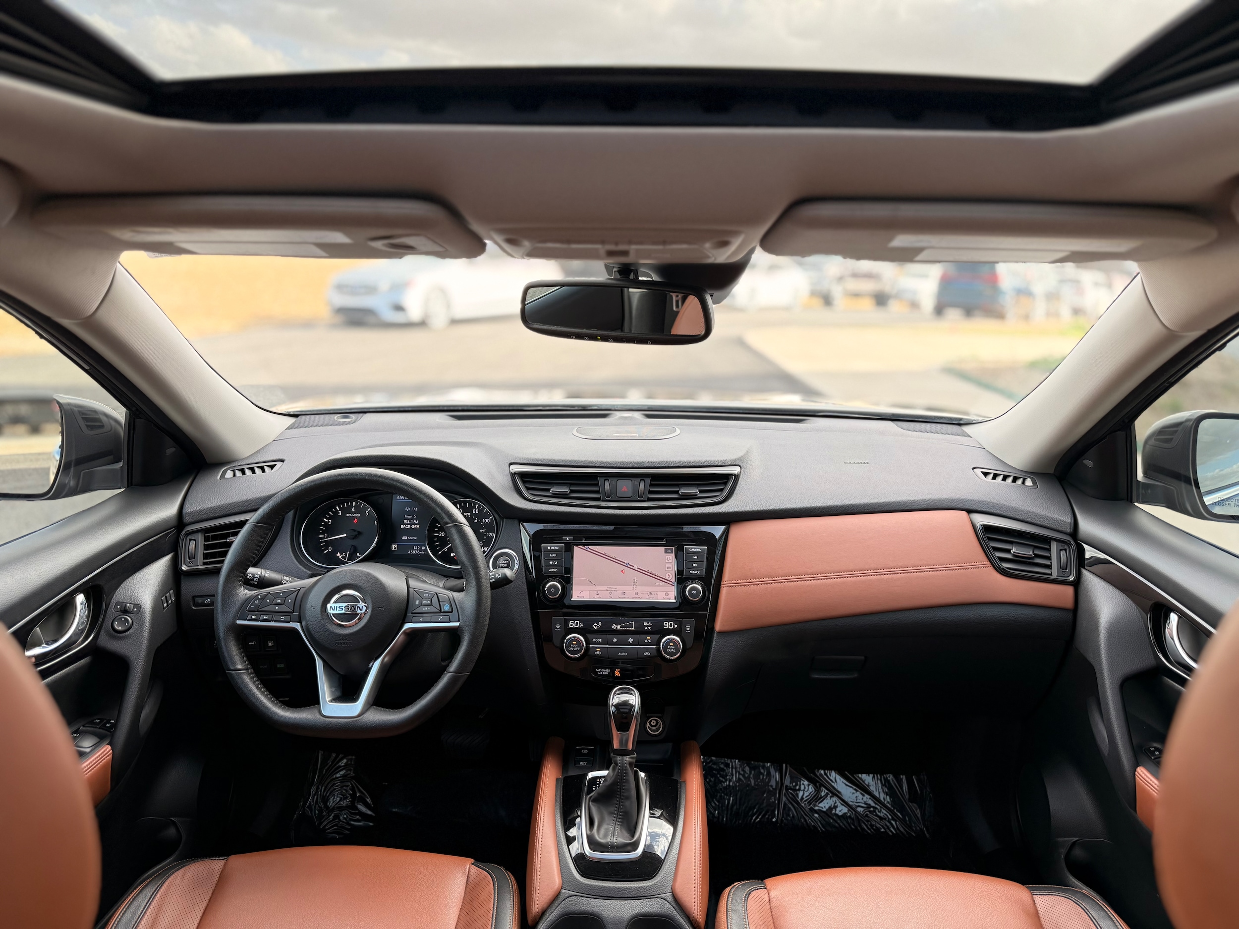 Vehicle image 25 of 43