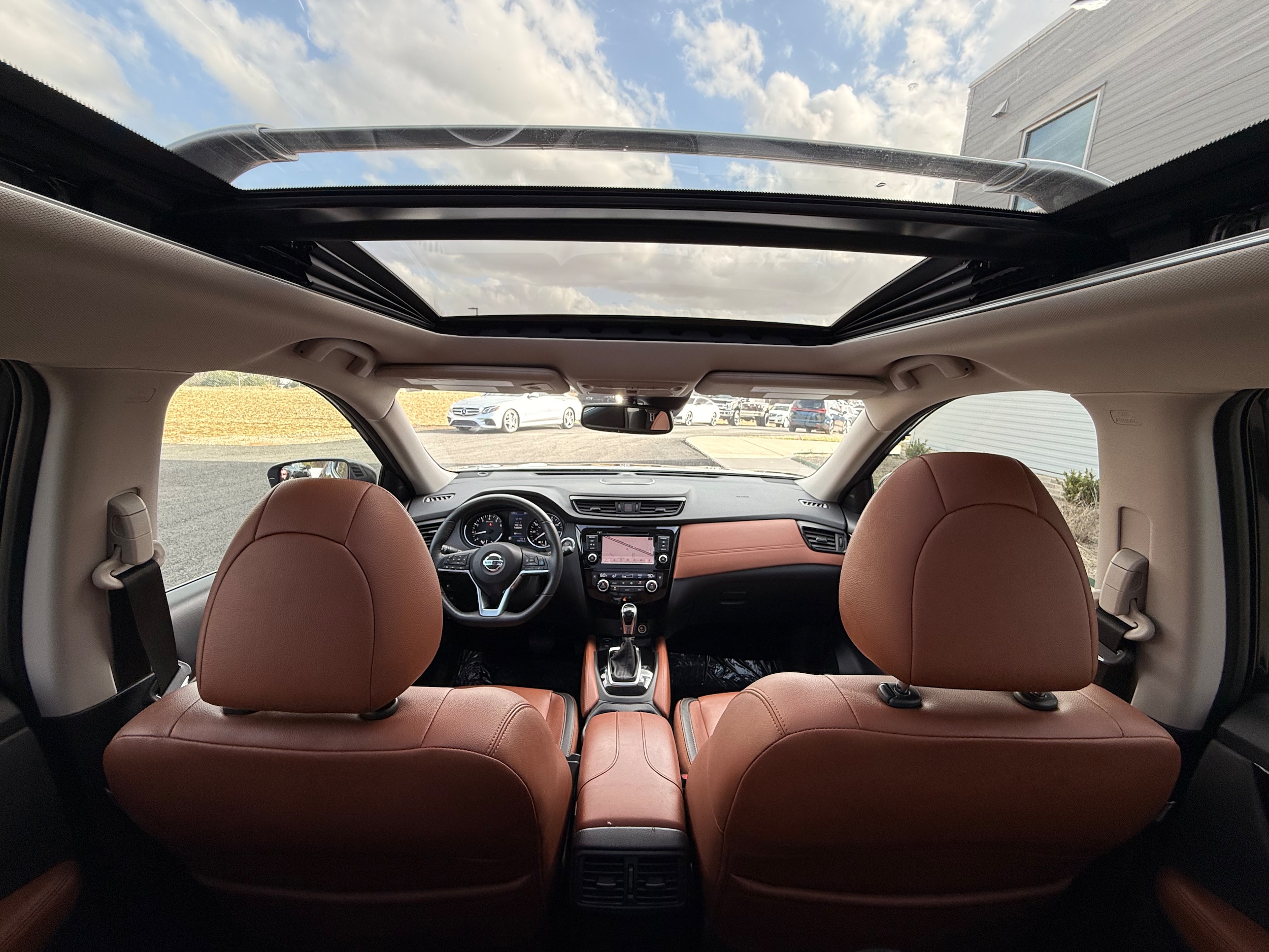 Vehicle image 24 of 43
