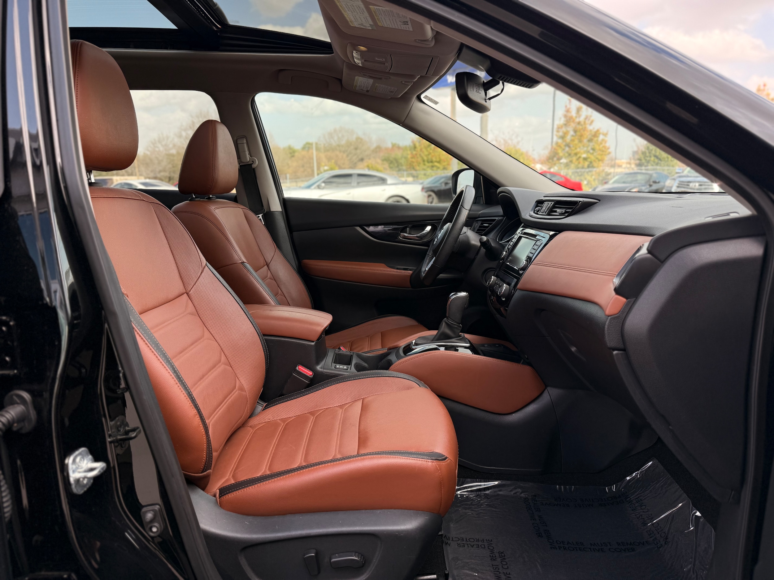 Vehicle image 21 of 43