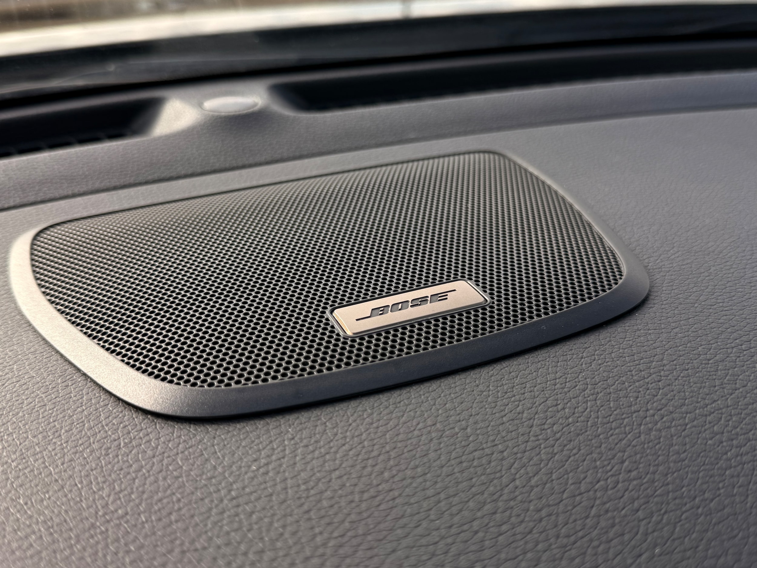Vehicle image 40 of 43