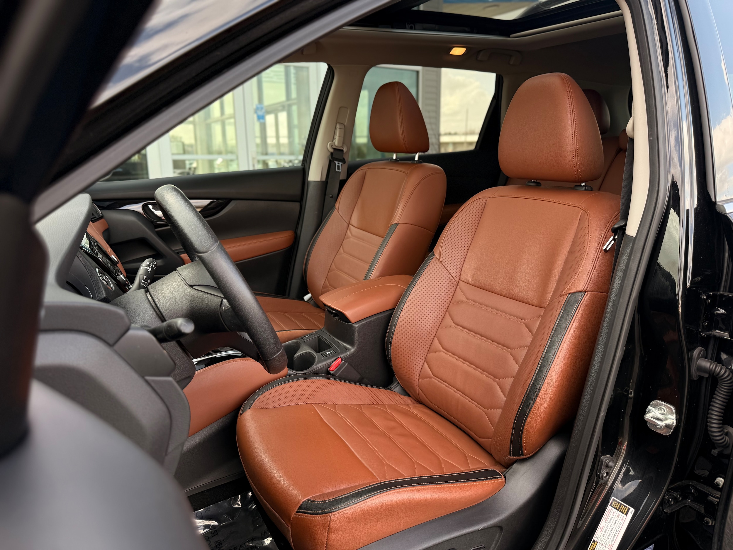 Vehicle image 14 of 43
