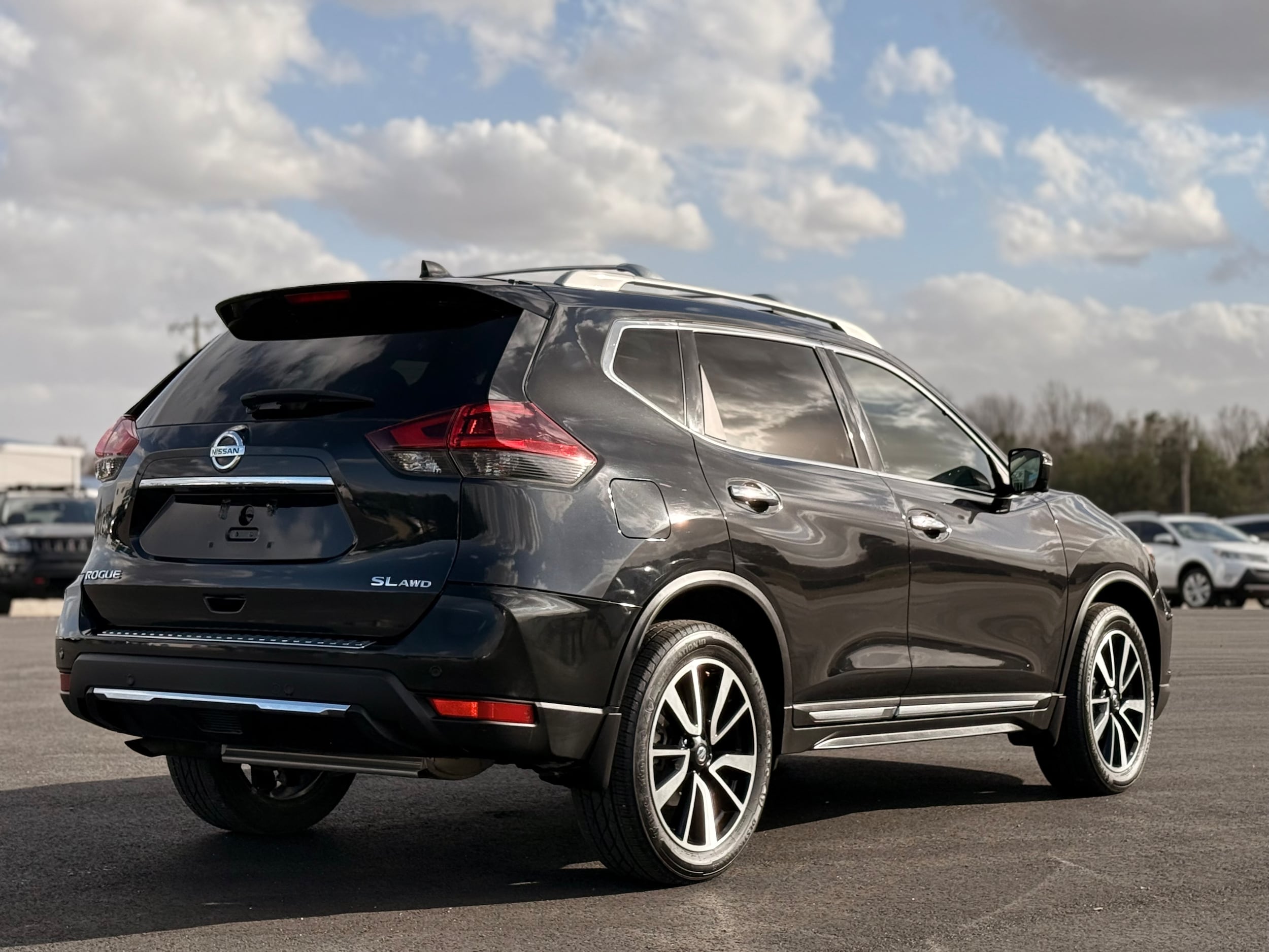 Vehicle image 7 of 43