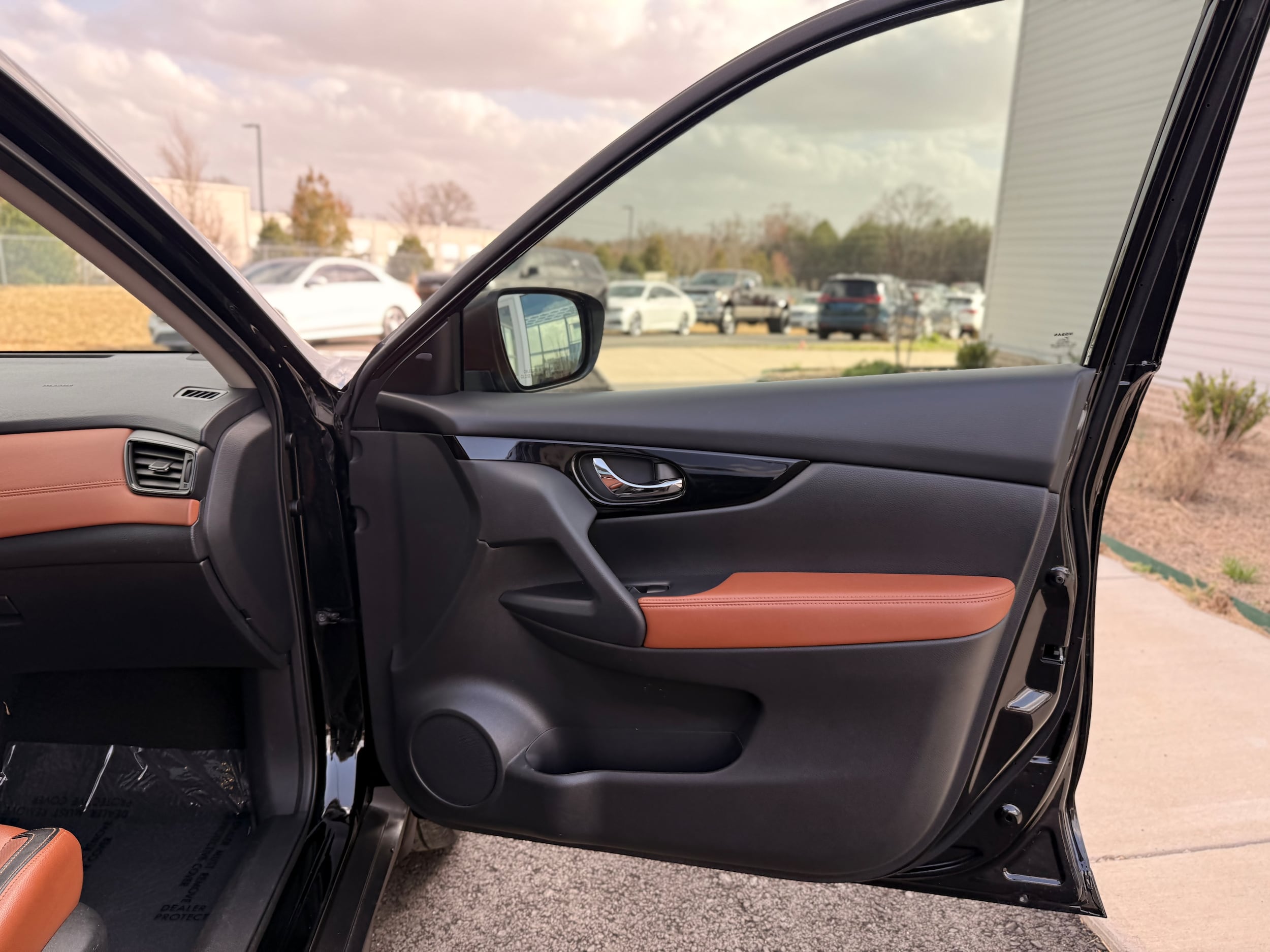 Vehicle image 20 of 43