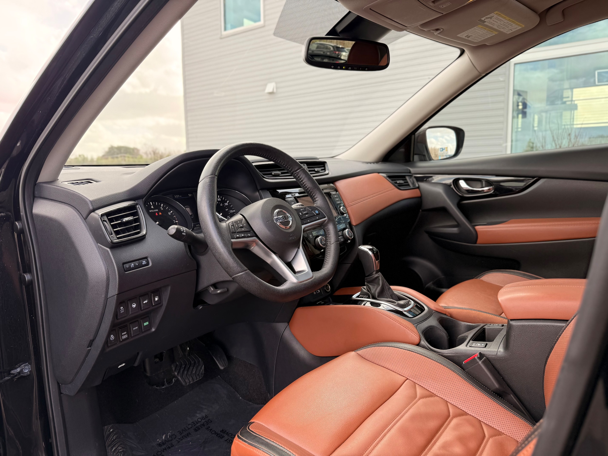 Vehicle image 12 of 43