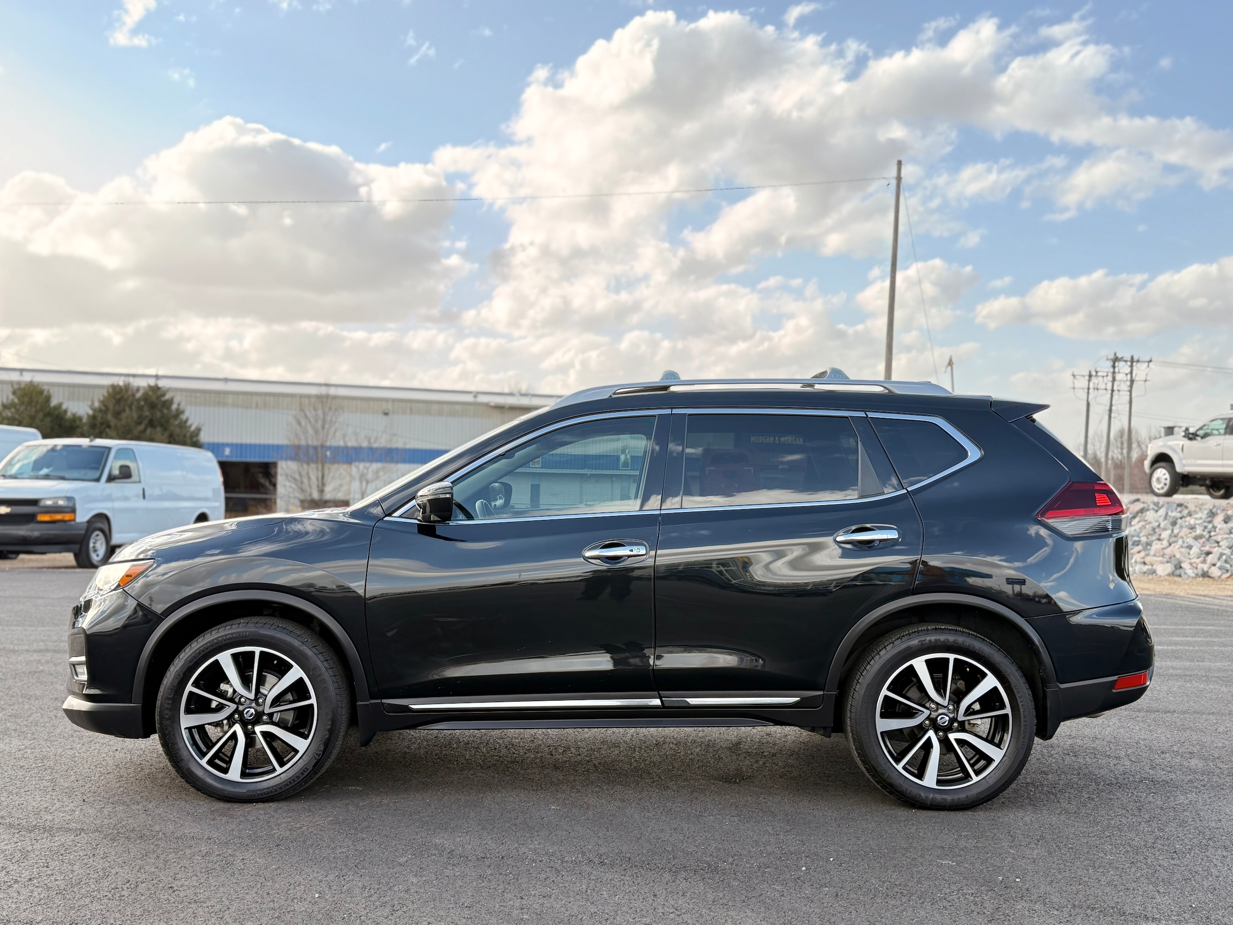 Vehicle image 10 of 43