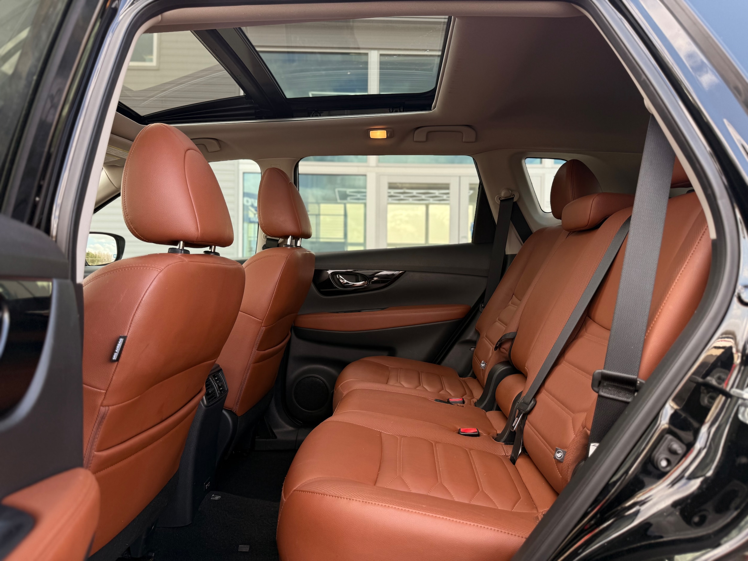 Vehicle image 16 of 43