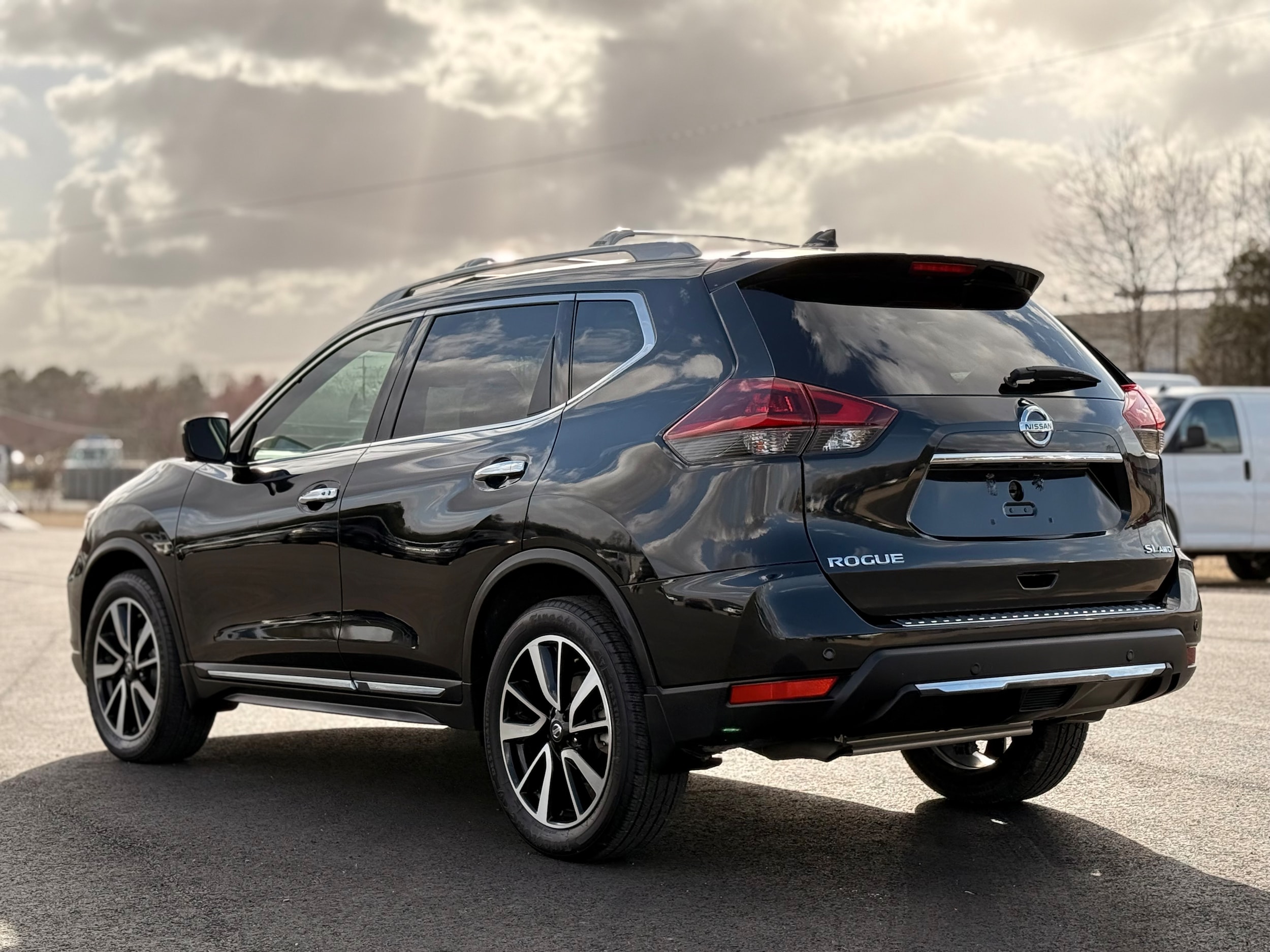 Vehicle image 9 of 43