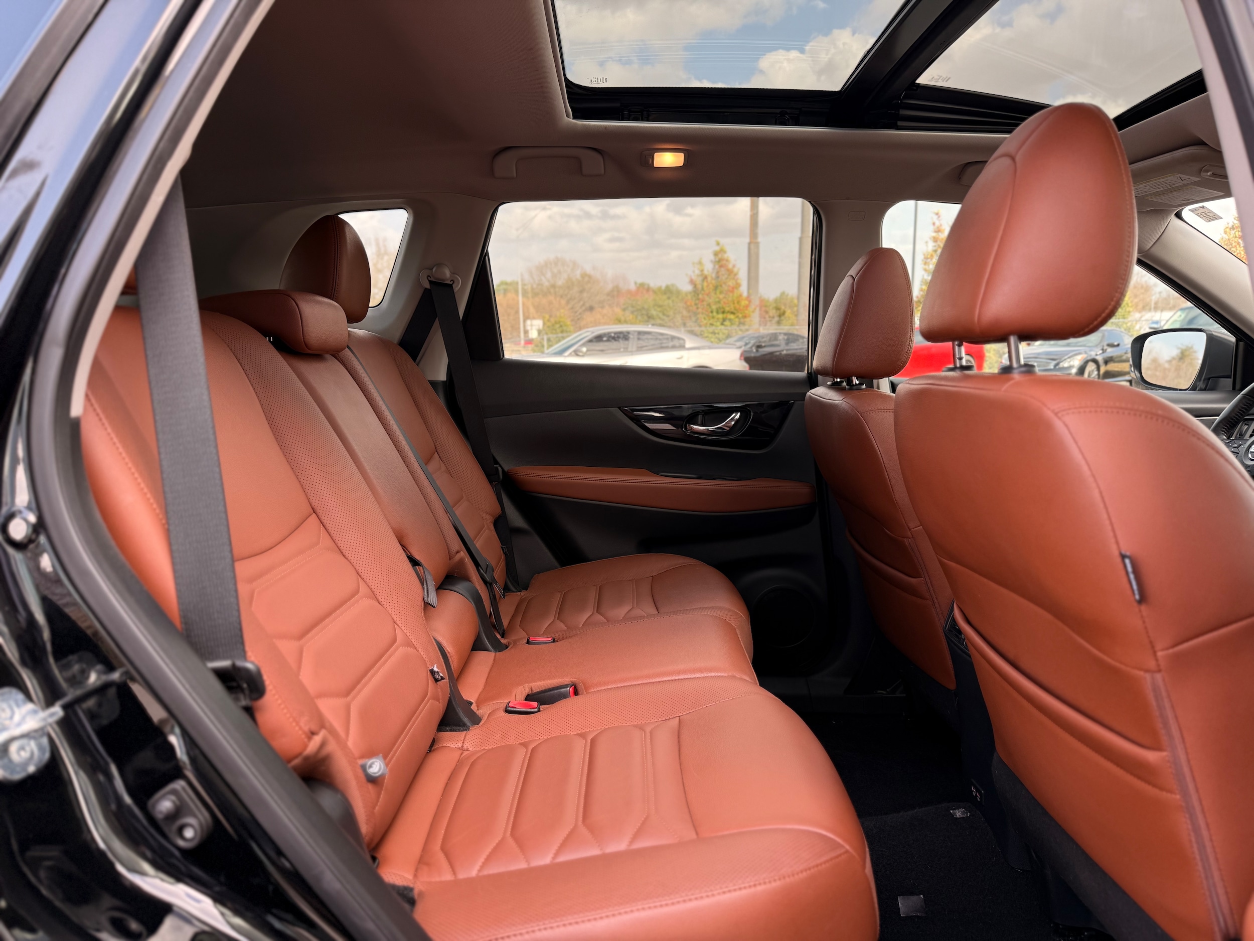 Vehicle image 18 of 43