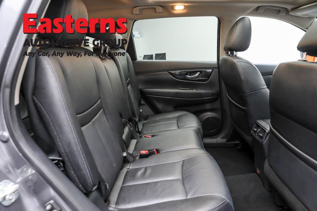 2019 Nissan Rogue SL Image 44 of 68