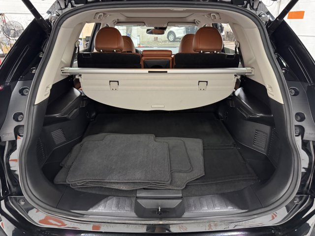 Vehicle image 10 of 36