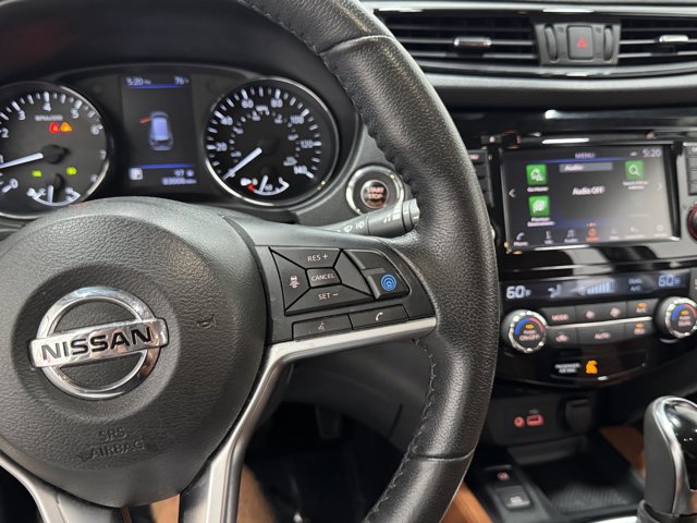 Vehicle image 27 of 36
