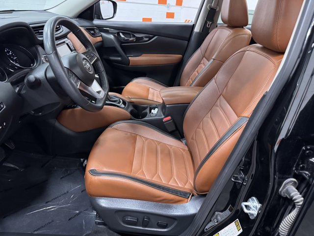 Vehicle image 14 of 36