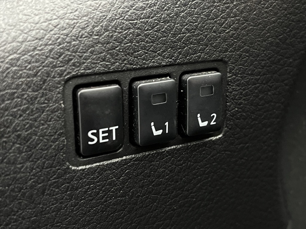 Vehicle image 18 of 39