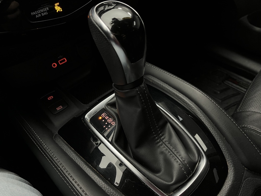 Vehicle image 37 of 39