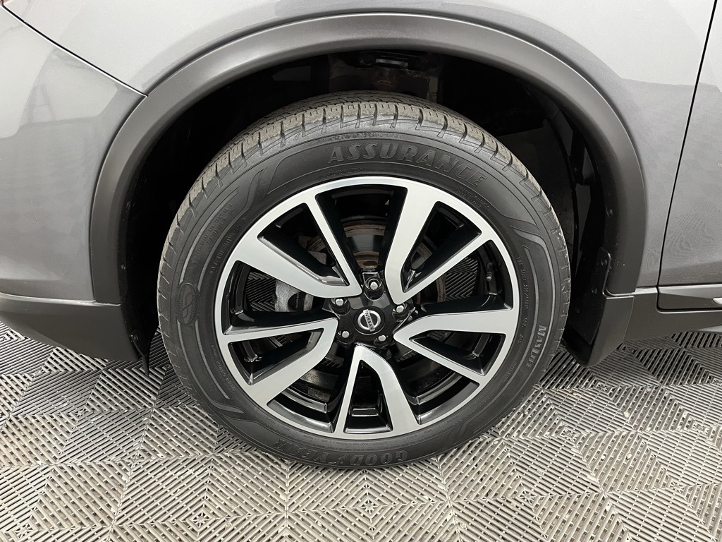 Vehicle image 21 of 39