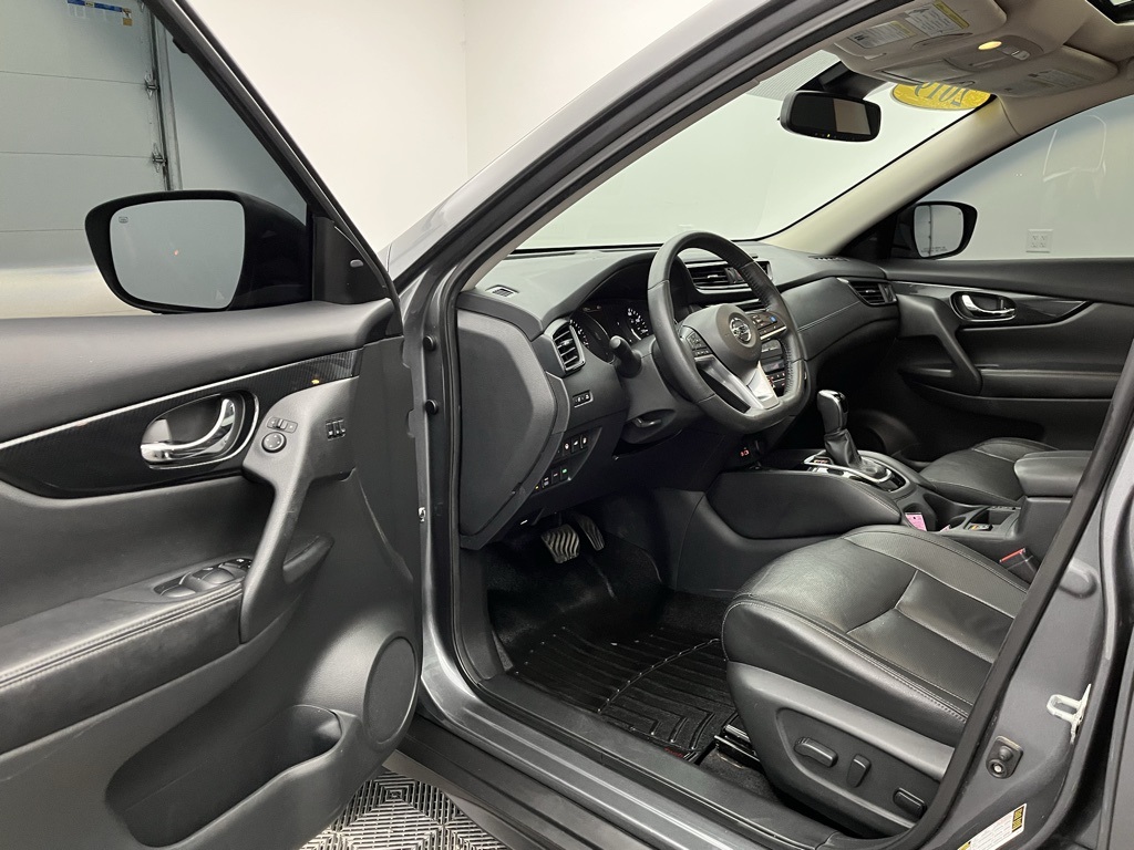 Vehicle image 22 of 39