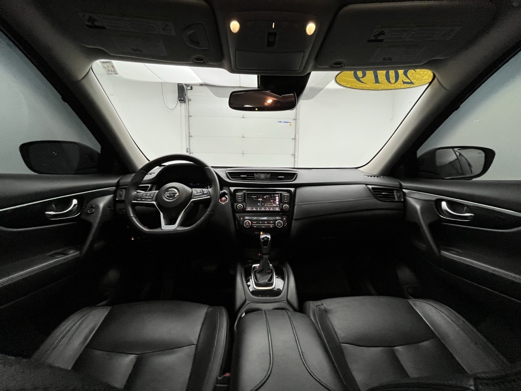 Vehicle image 9 of 39