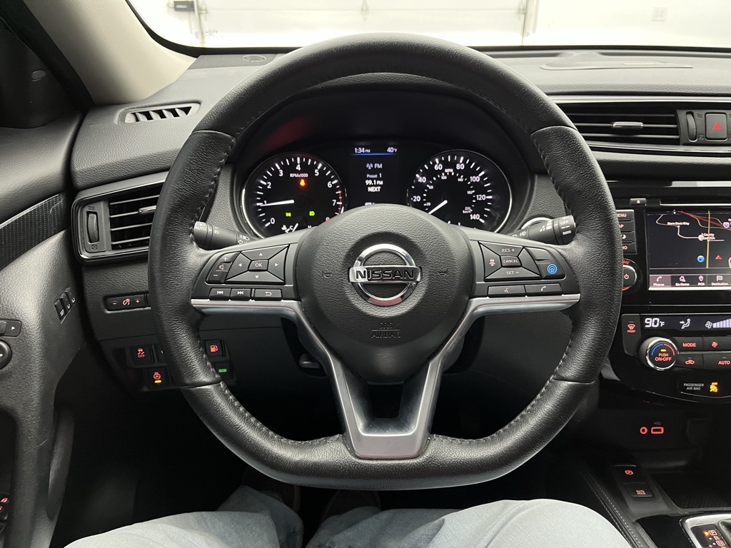 Vehicle image 32 of 39