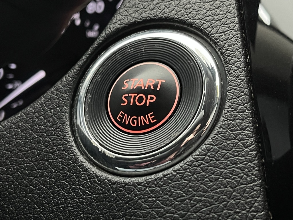 Vehicle image 10 of 39