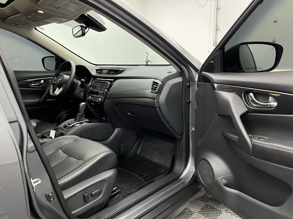 Vehicle image 25 of 39