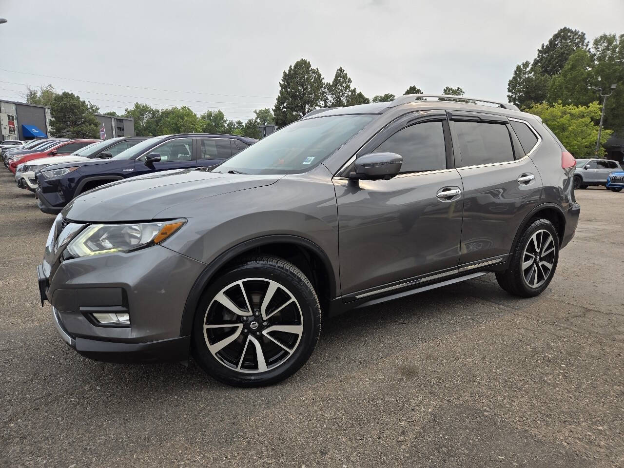 2019 Nissan Rogue SL Image 2 of 27
