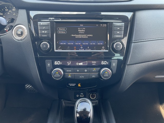 Vehicle image 32 of 36