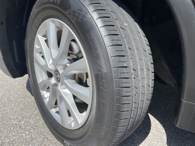 Vehicle image 16 of 36