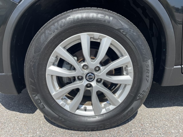 Vehicle image 9 of 36