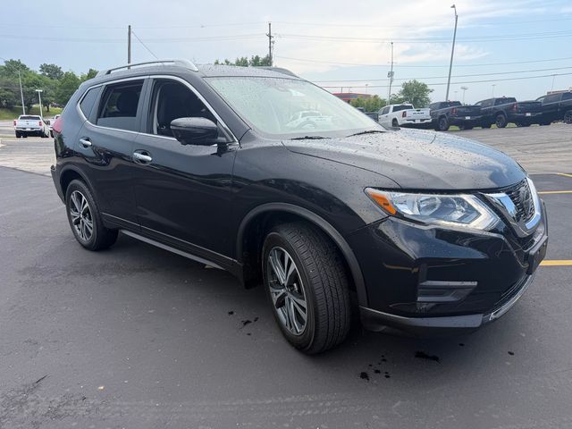 2019 Nissan Rogue SV Image 3 of 30