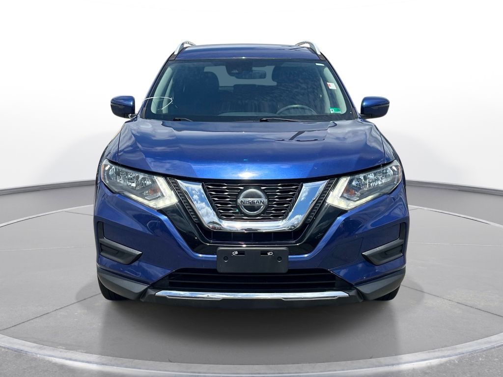 2019 Nissan Rogue SV Image 2 of 37