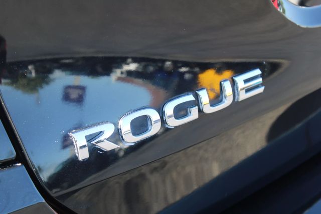 Vehicle image 32 of 37