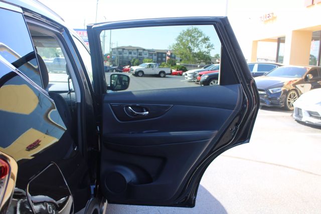 Vehicle image 25 of 37